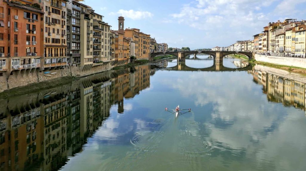 Arno e ponte alla Carraia Firenze
